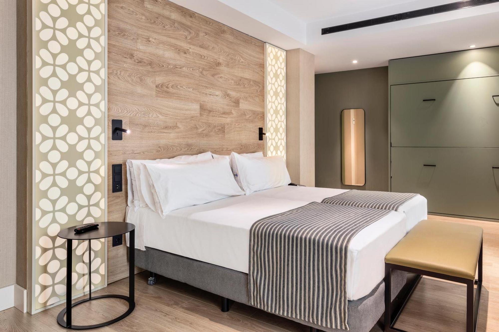 Catalonia Santa Justa Hotel 4*
